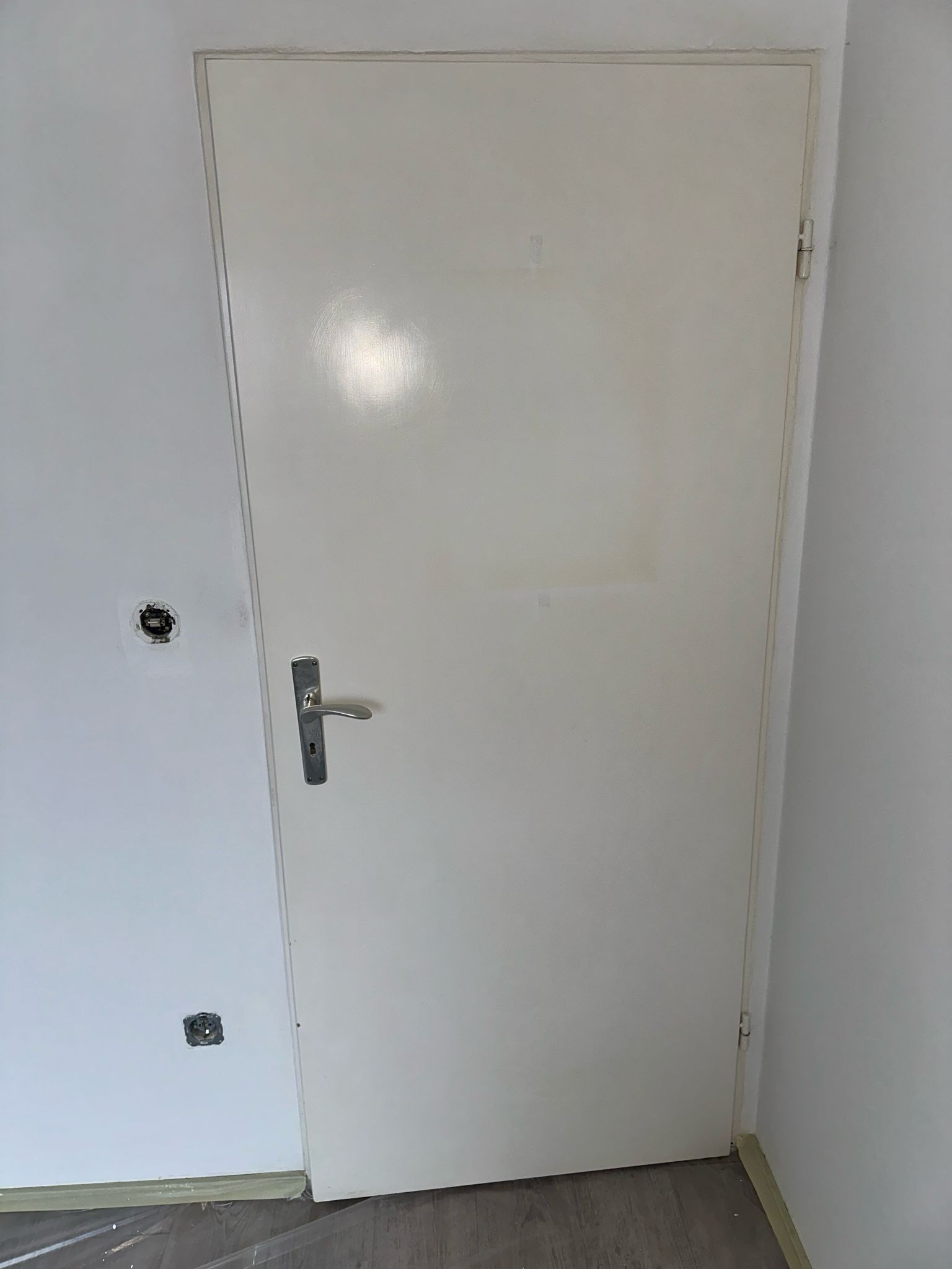 Weiß lackierte Zimmertür mit Zarge, Ingolstadt